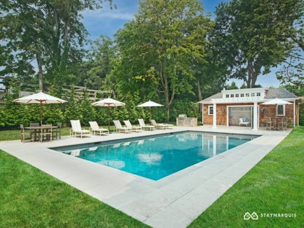 Hamptons Home 1020752