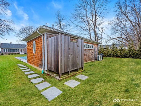 Hamptons Home 1020752