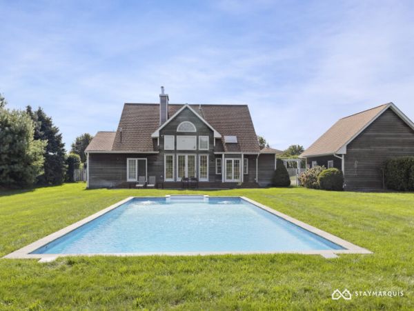 Hamptons Home 1020753