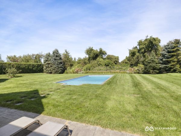Hamptons Home 1020753