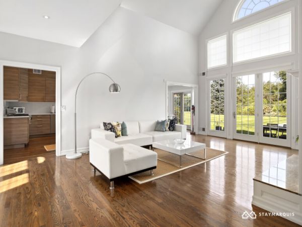 Hamptons Home 1020753