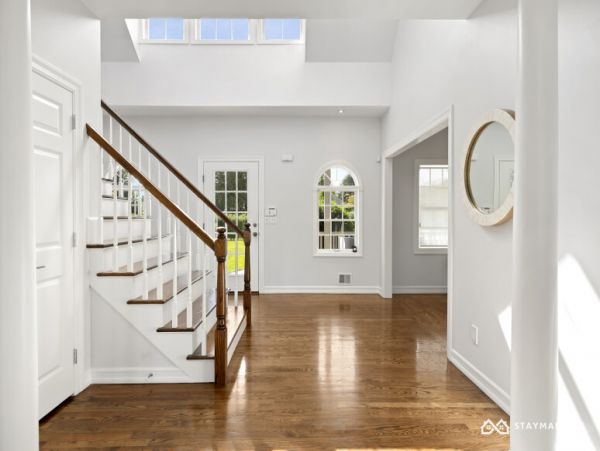 Hamptons Home 1020753