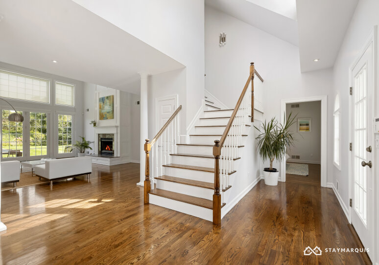 Hamptons Home 1020753
