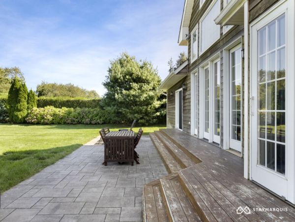 Hamptons Home 1020753