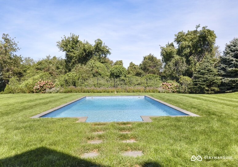 Hamptons Home 1020753