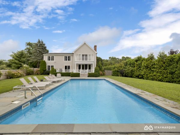 Hamptons Home 1020754
