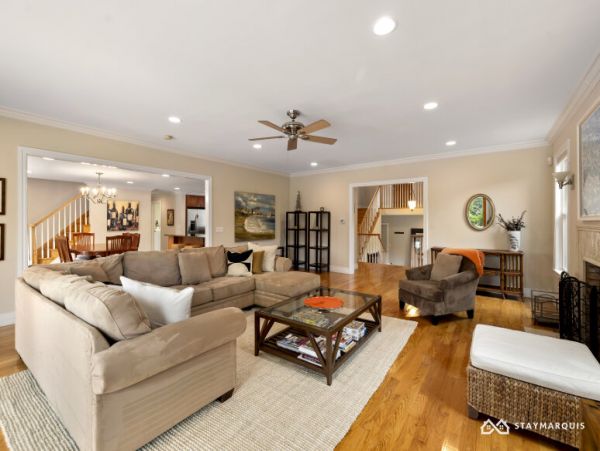 Hamptons Home 1020754