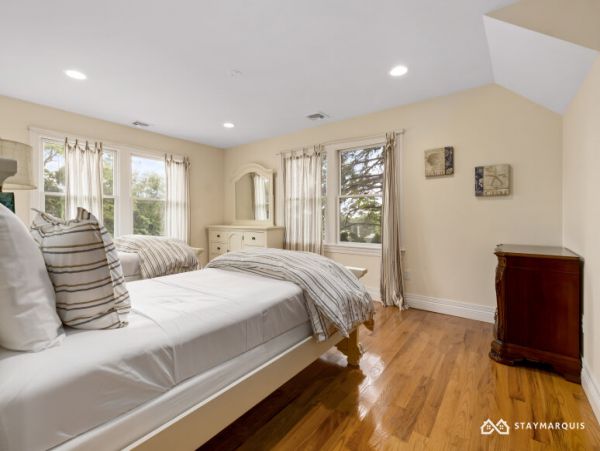 Hamptons Home 1020754