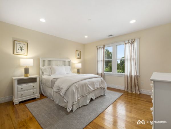 Hamptons Home 1020754