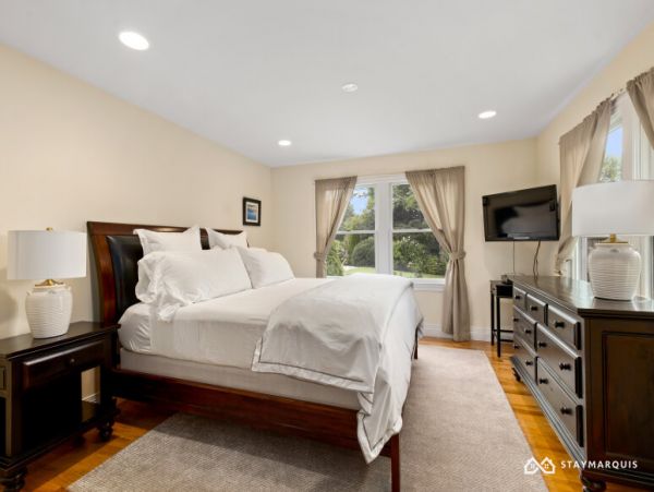 Hamptons Home 1020754