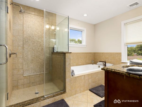 Hamptons Home 1020754
