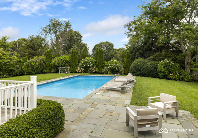 Hamptons Home 1020754