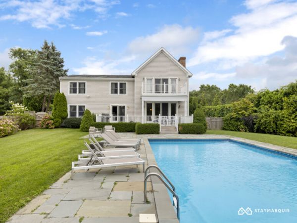 Hamptons Home 1020754