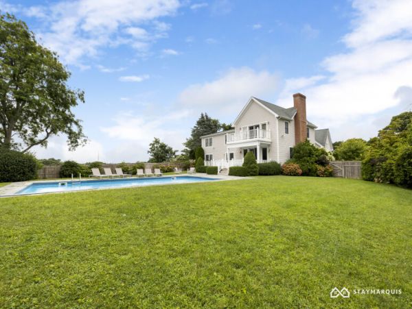 Hamptons Home 1020754