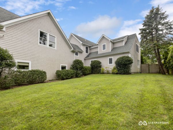 Hamptons Home 1020754