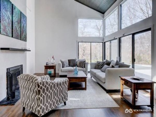 Hamptons Home 1020755