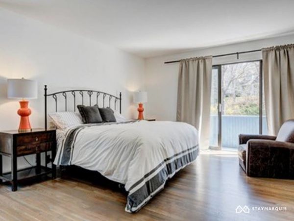 Hamptons Home 1020755
