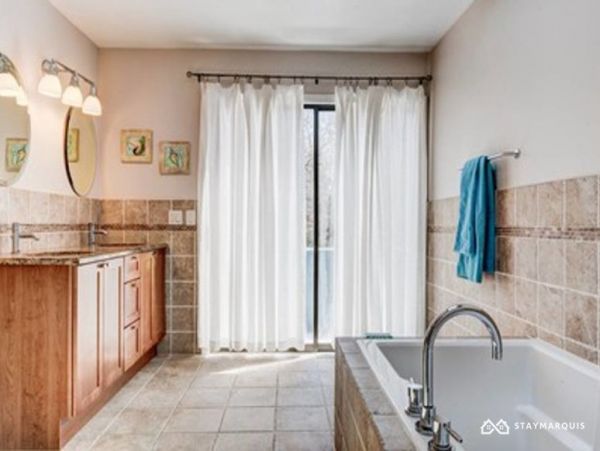 Hamptons Home 1020755