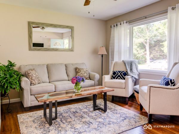 Hamptons Home 1020756