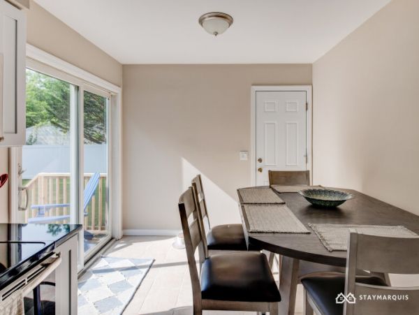 Hamptons Home 1020756