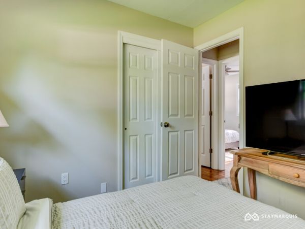 Hamptons Home 1020756