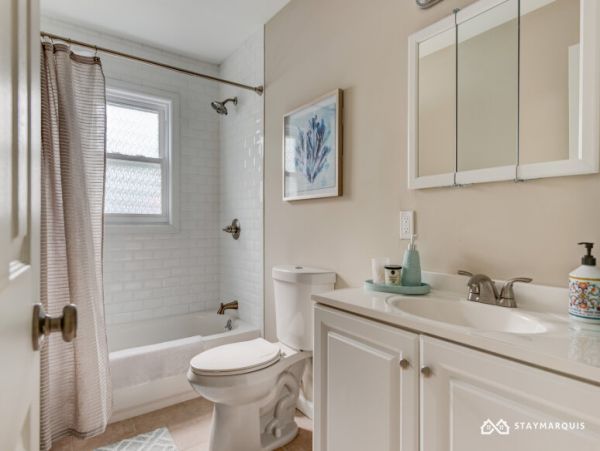 Hamptons Home 1020756