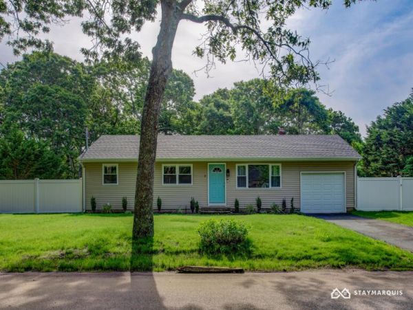 Hamptons Home 1020756