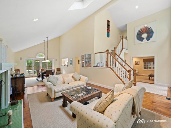 Hamptons Home 1020757