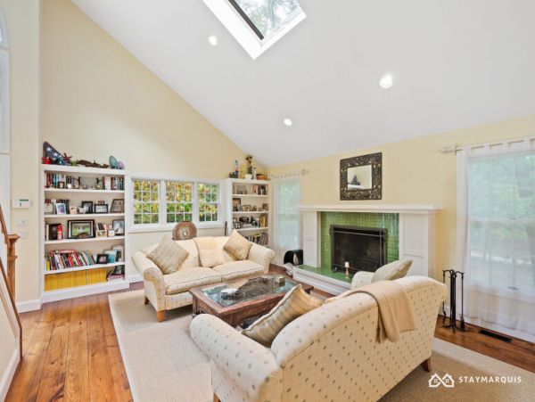 Hamptons Home 1020757