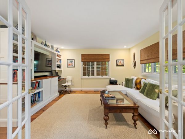 Hamptons Home 1020757