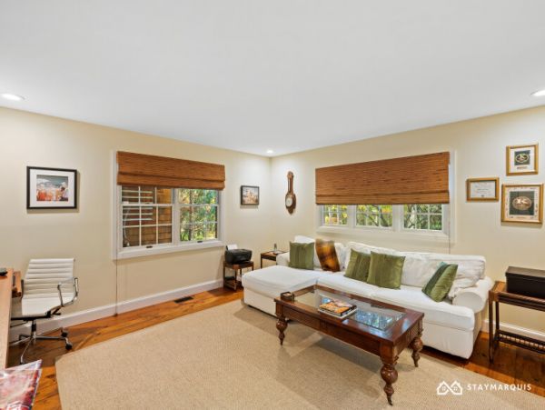 Hamptons Home 1020757