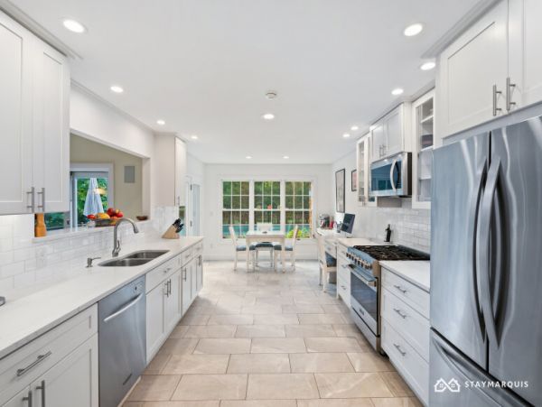 Hamptons Home 1020757
