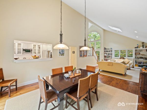 Hamptons Home 1020757