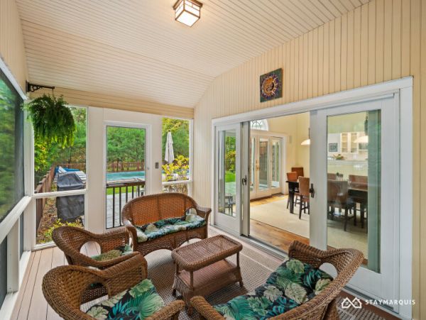 Hamptons Home 1020757