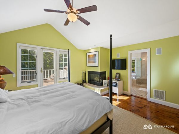Hamptons Home 1020757
