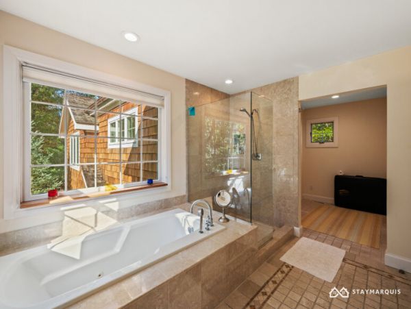 Hamptons Home 1020757