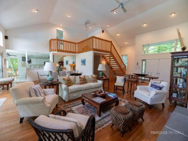 Hamptons Home 1020758