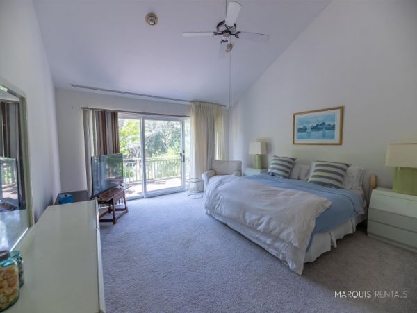 Hamptons Home 1020758
