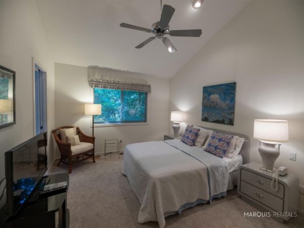 Hamptons Home 1020758
