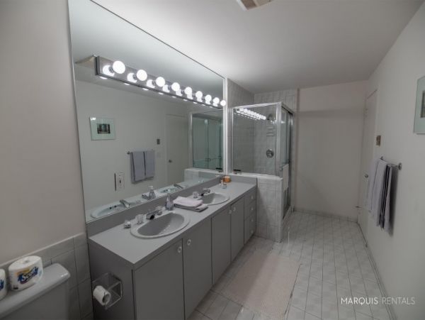 Hamptons Home 1020758