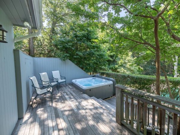 Hamptons Home 1020758