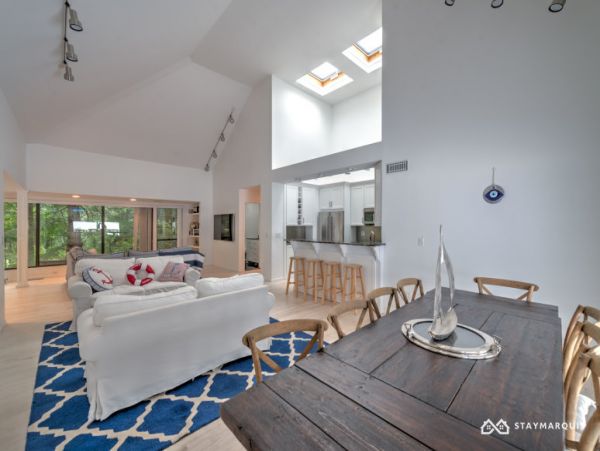 Hamptons Home 1020760