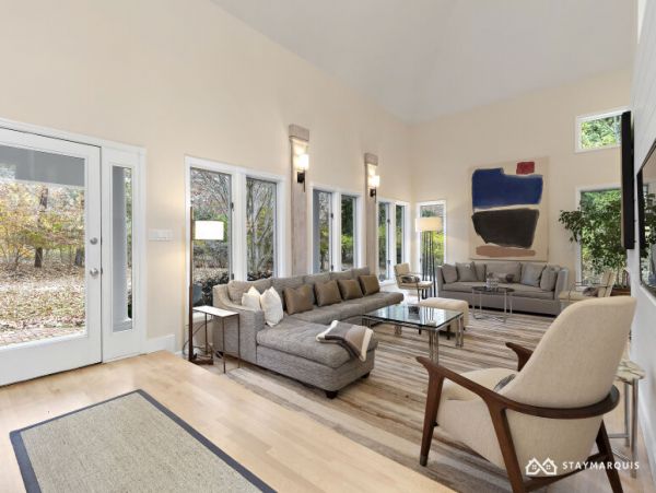 Hamptons Home 1020761