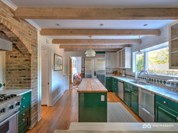 Hamptons Home 1020763