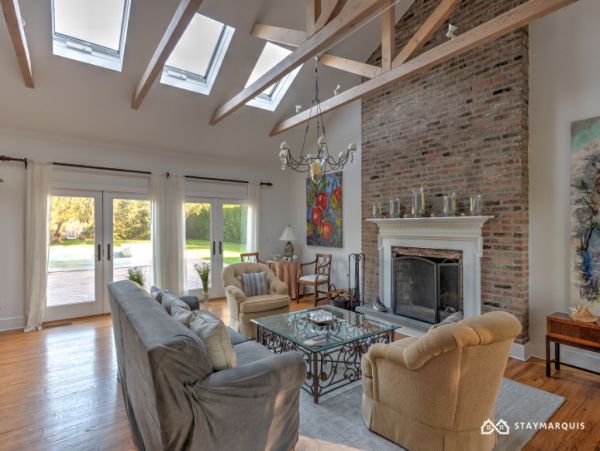 Hamptons Home 1020763