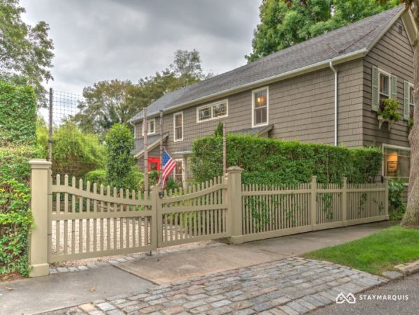 Hamptons Home 1020768