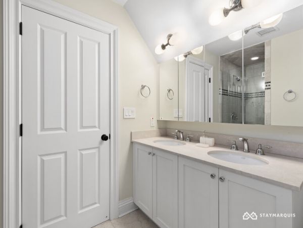 Hamptons Home 1020769