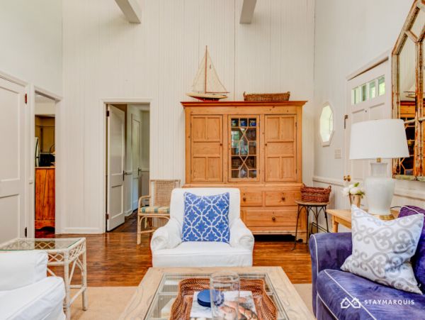 Hamptons Home 1020770