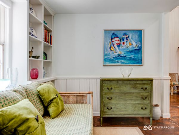Hamptons Home 1020770