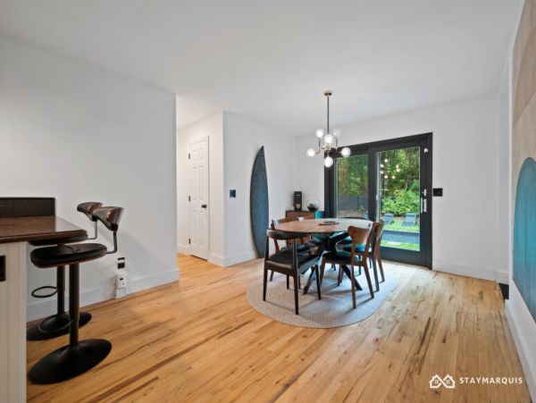 Hamptons Home 1020771